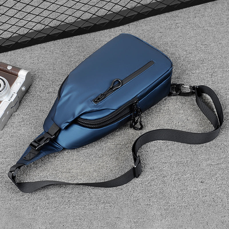 Aqua™ - Waterproof shoulder bag with USB charging point