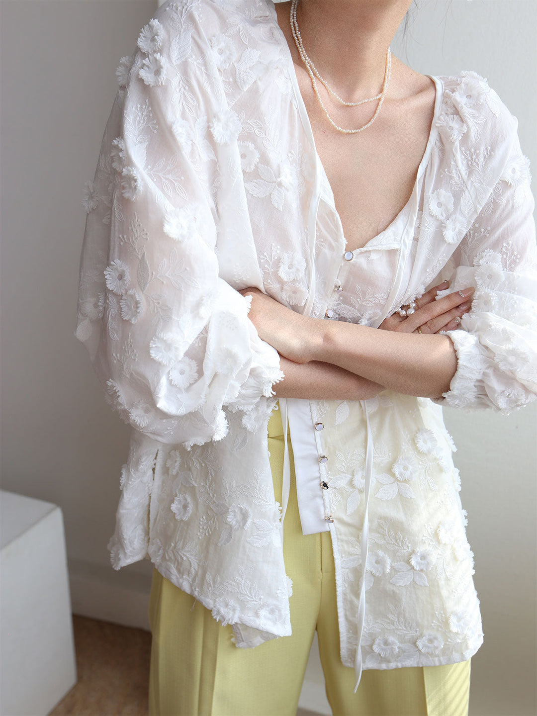 Monteclo - Genevieve Oversized Embroidered Floral Shirt