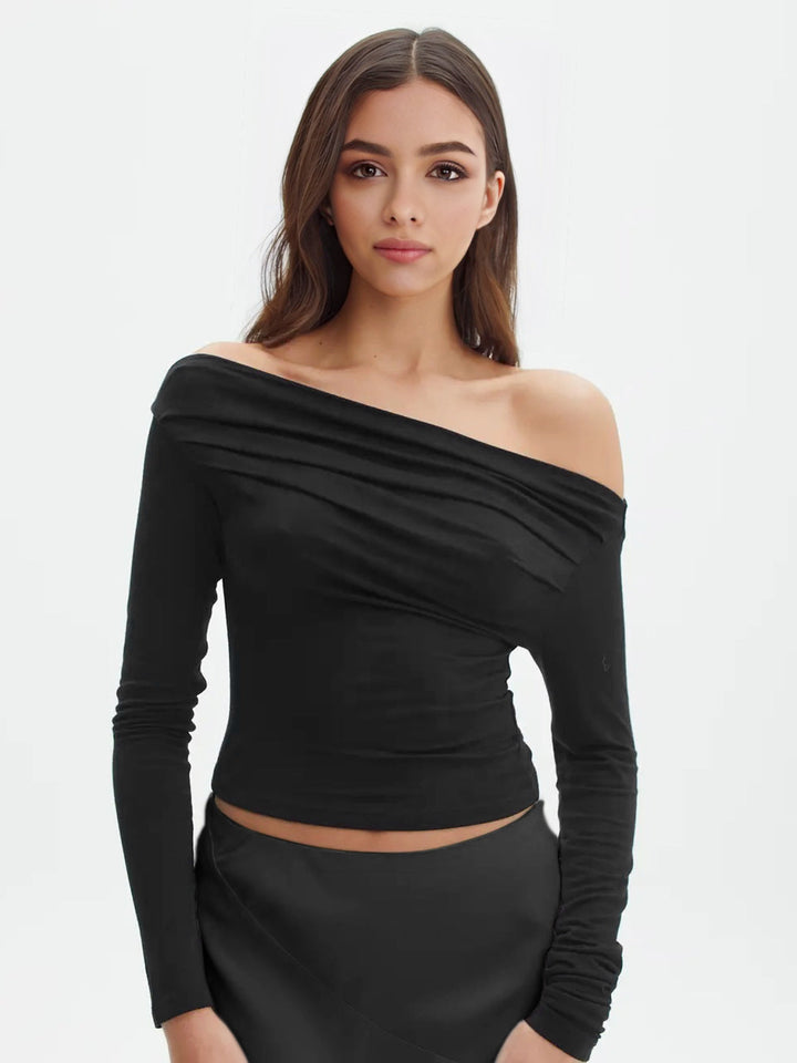 Monteclo - Daisy Oblique Off-Shoulder Long Sleeve Blouse