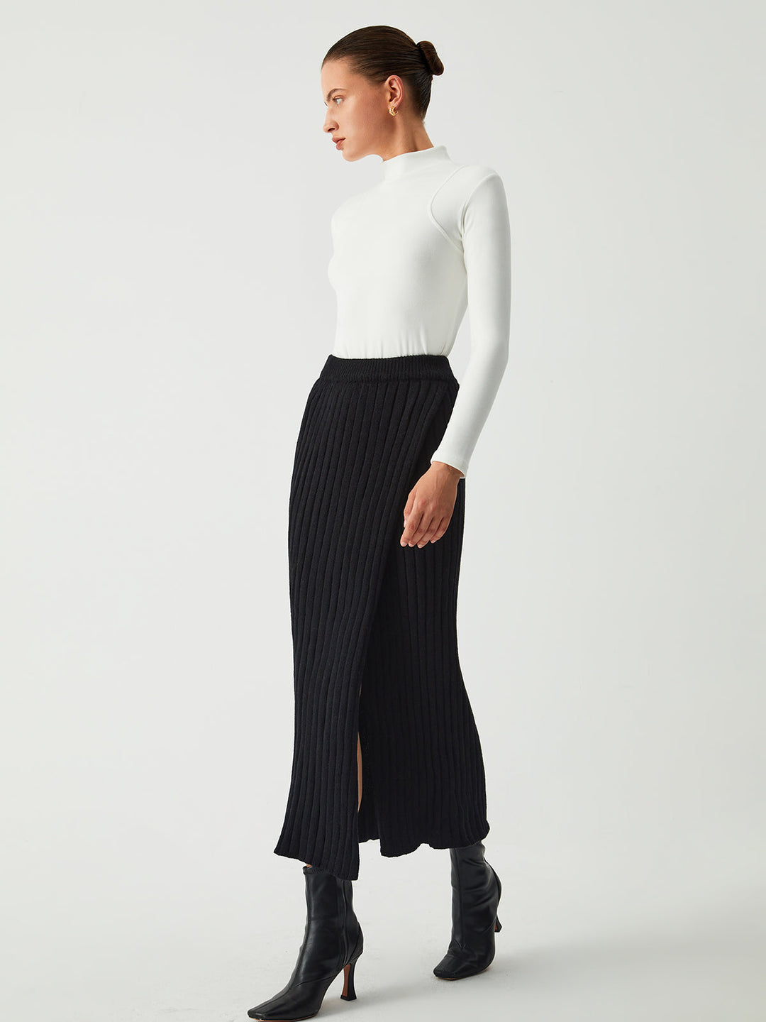 Monteclo - Zariah Solid Mock Neck Long Sleeve Top