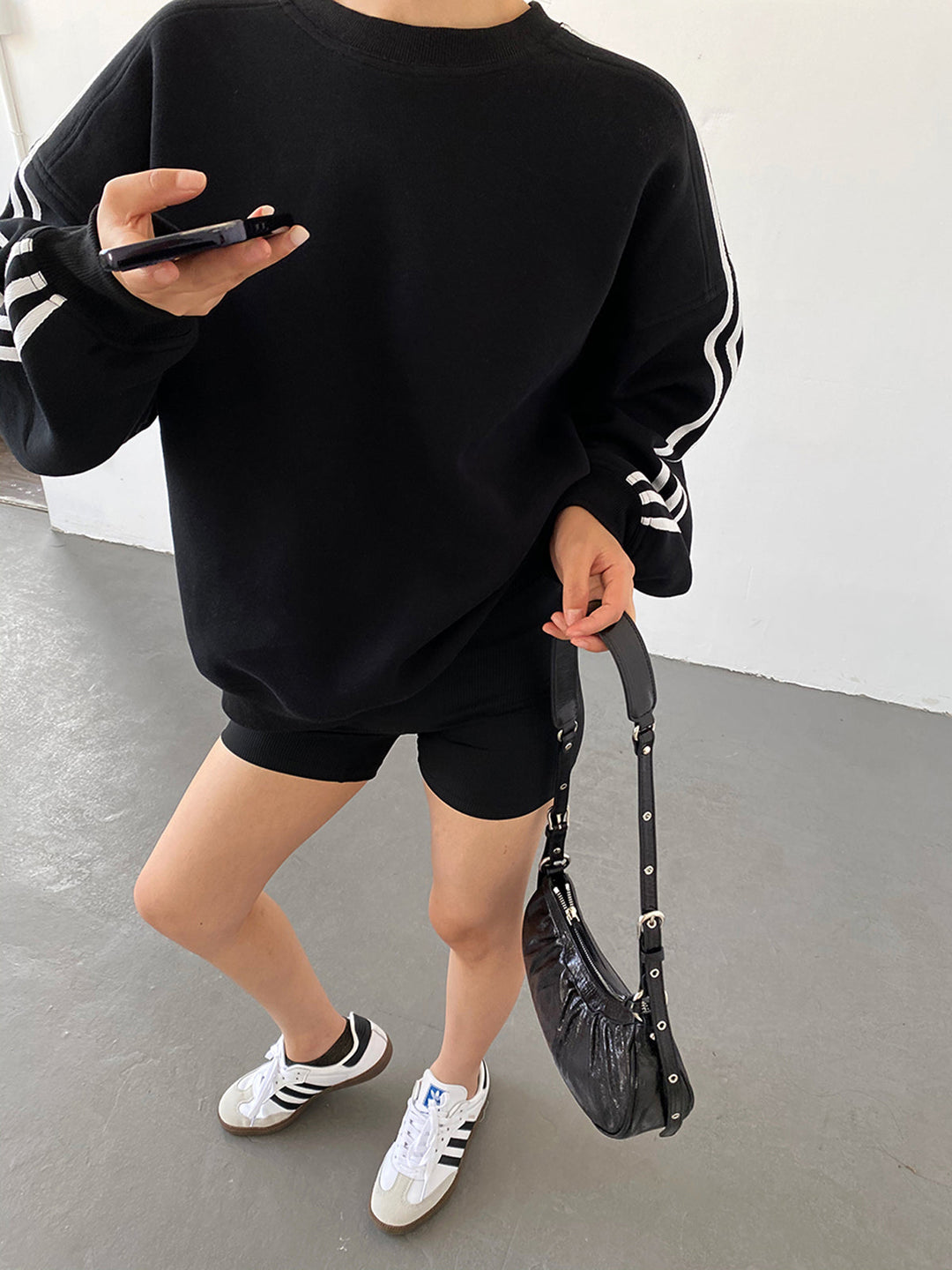 Monteclo - Lainey Oversized Panel Sweatshirt