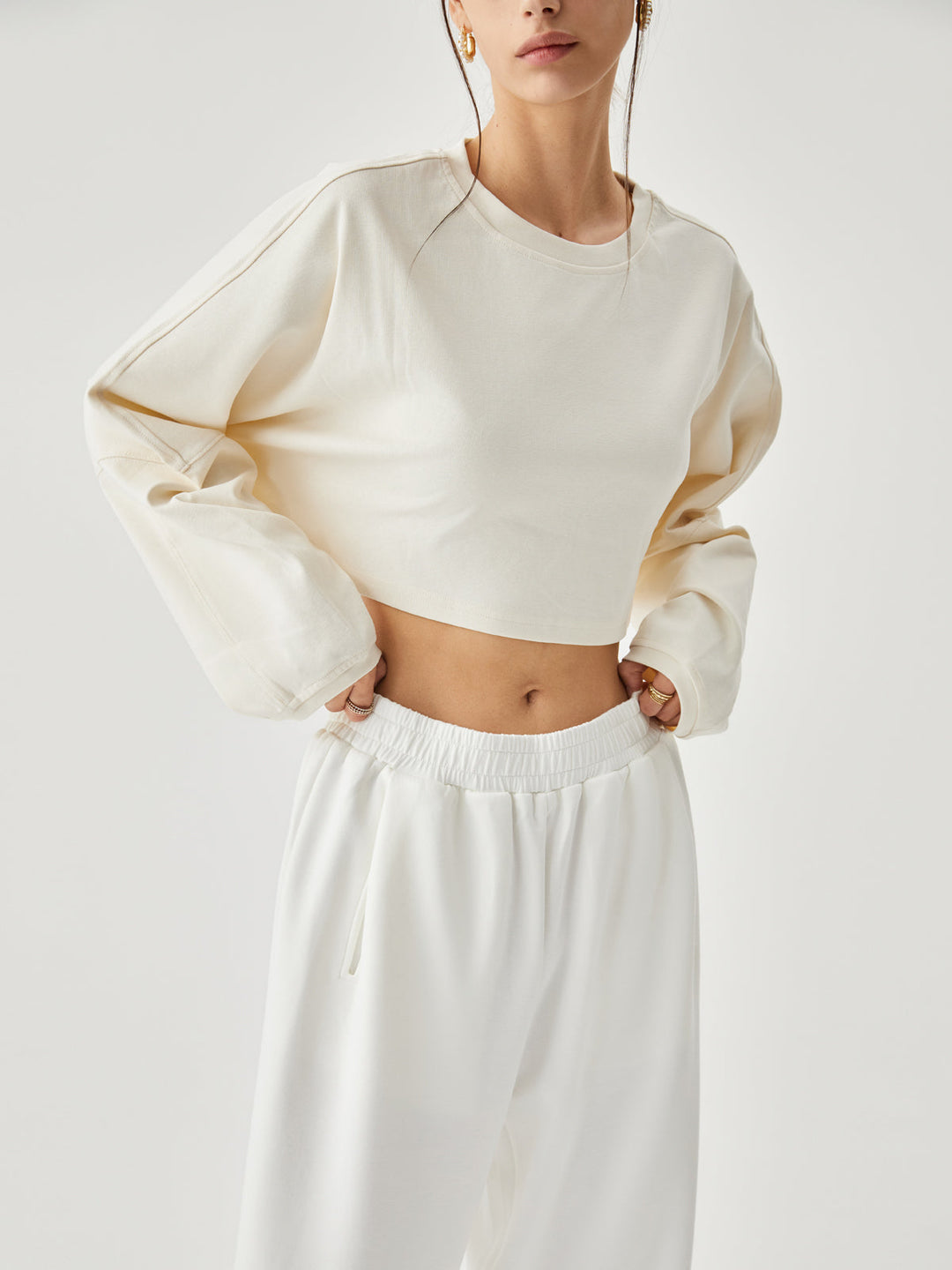 Monteclo - Julia Living Easy Crop Sweatshirt