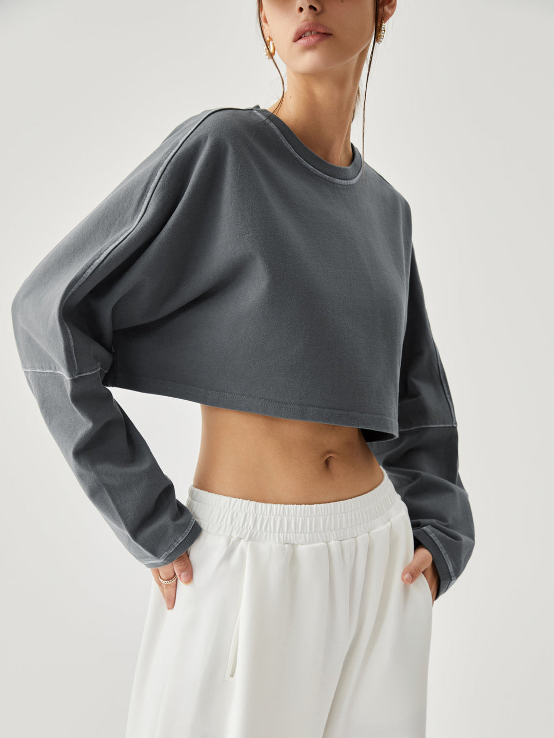 Monteclo - Julia Living Easy Crop Sweatshirt