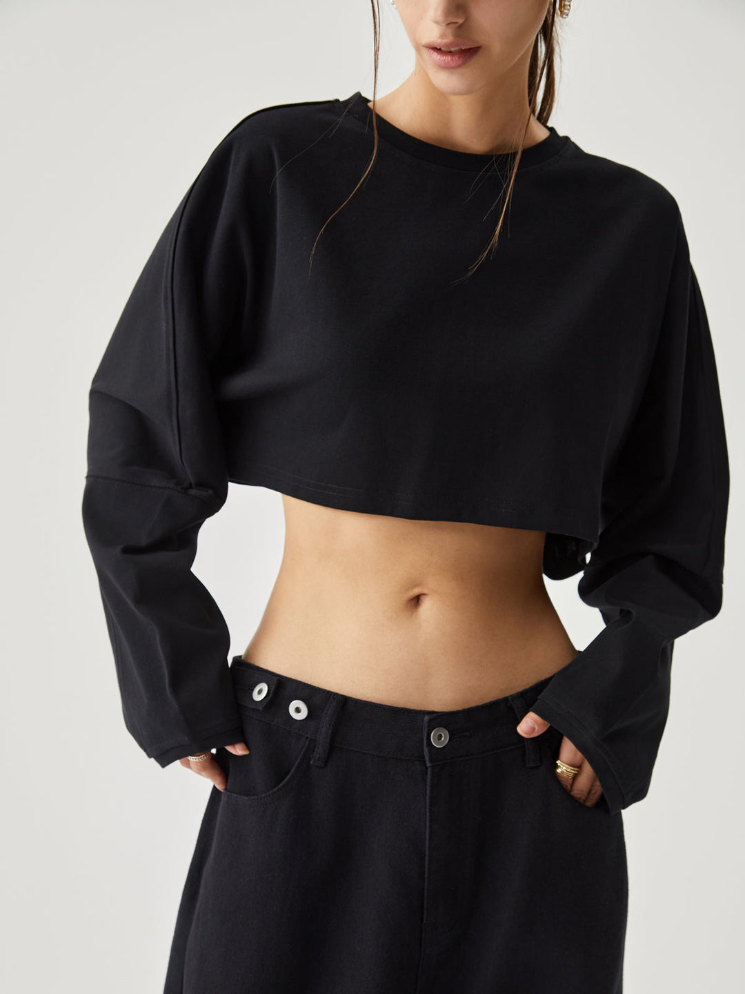 Monteclo - Julia Living Easy Crop Sweatshirt