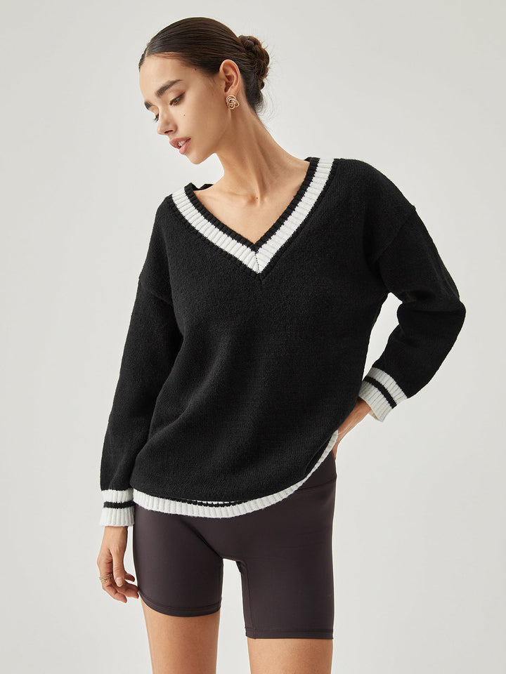 Monteclo - Michelle V-neck Contrast Trim Oversized Sweater