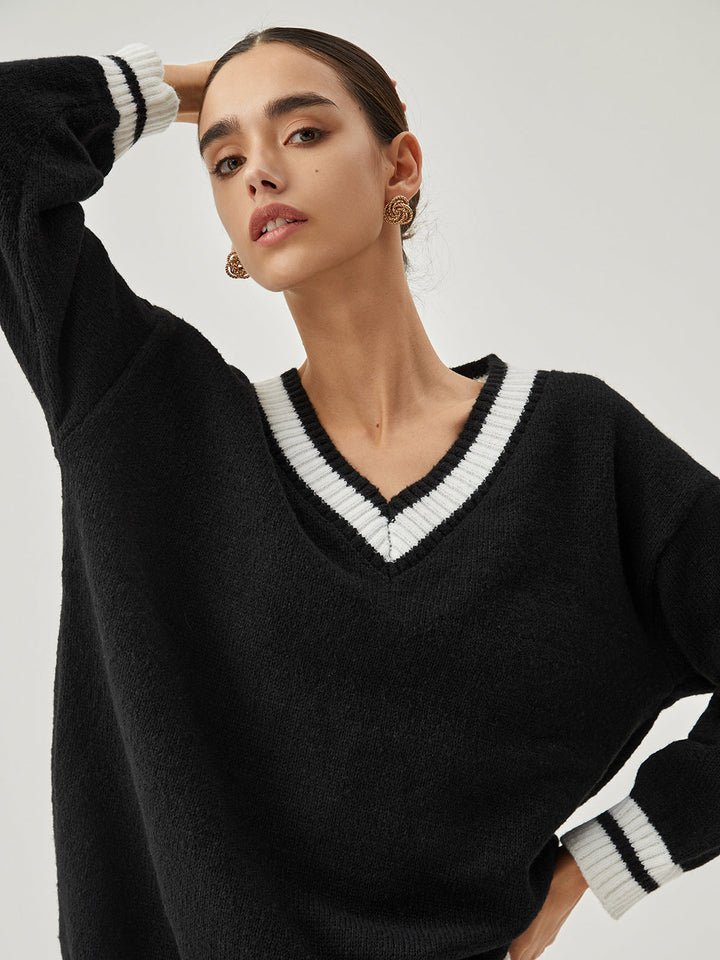 Monteclo - Michelle V-neck Contrast Trim Oversized Sweater