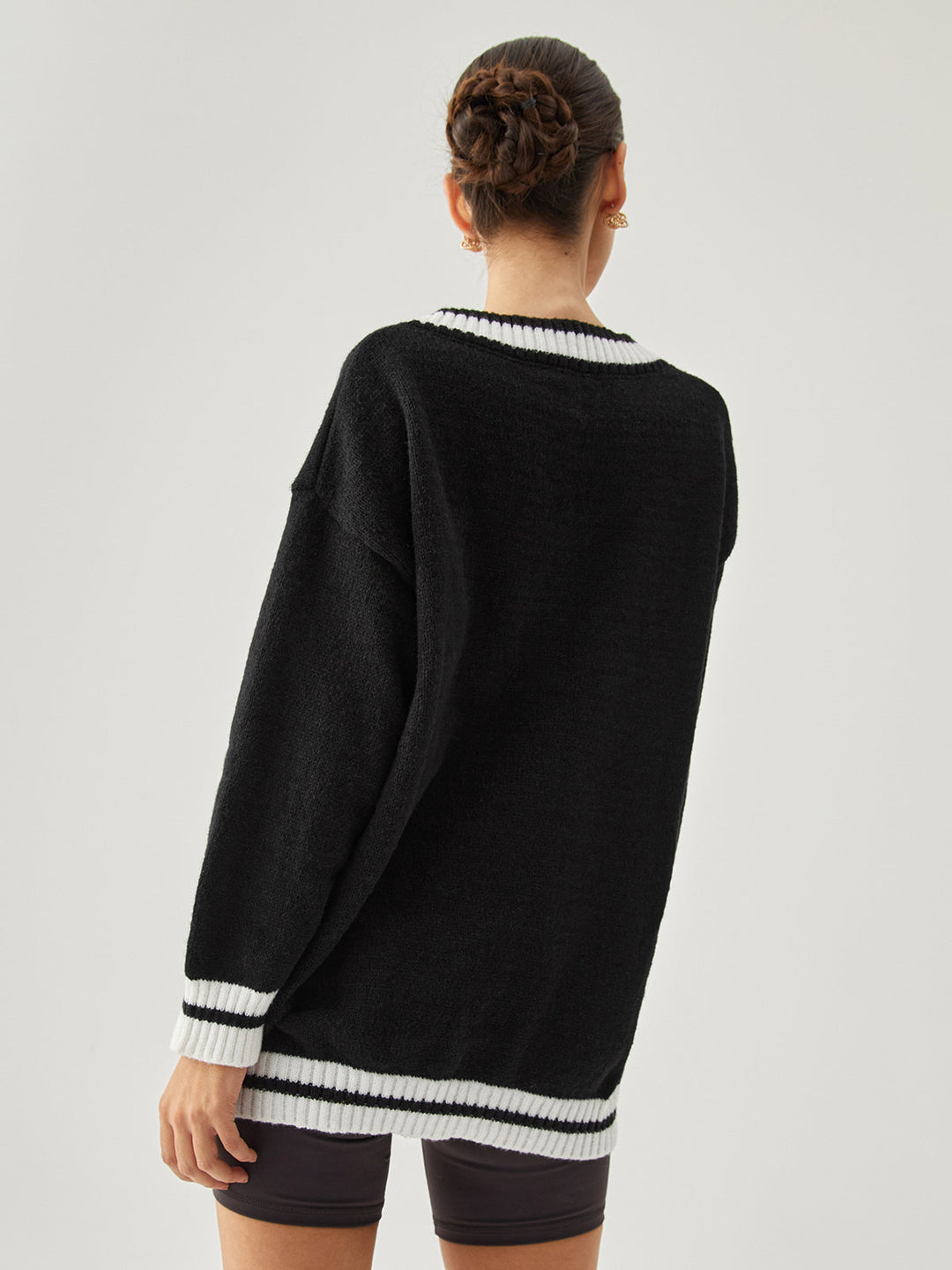 Monteclo - Michelle V-neck Contrast Trim Oversized Sweater