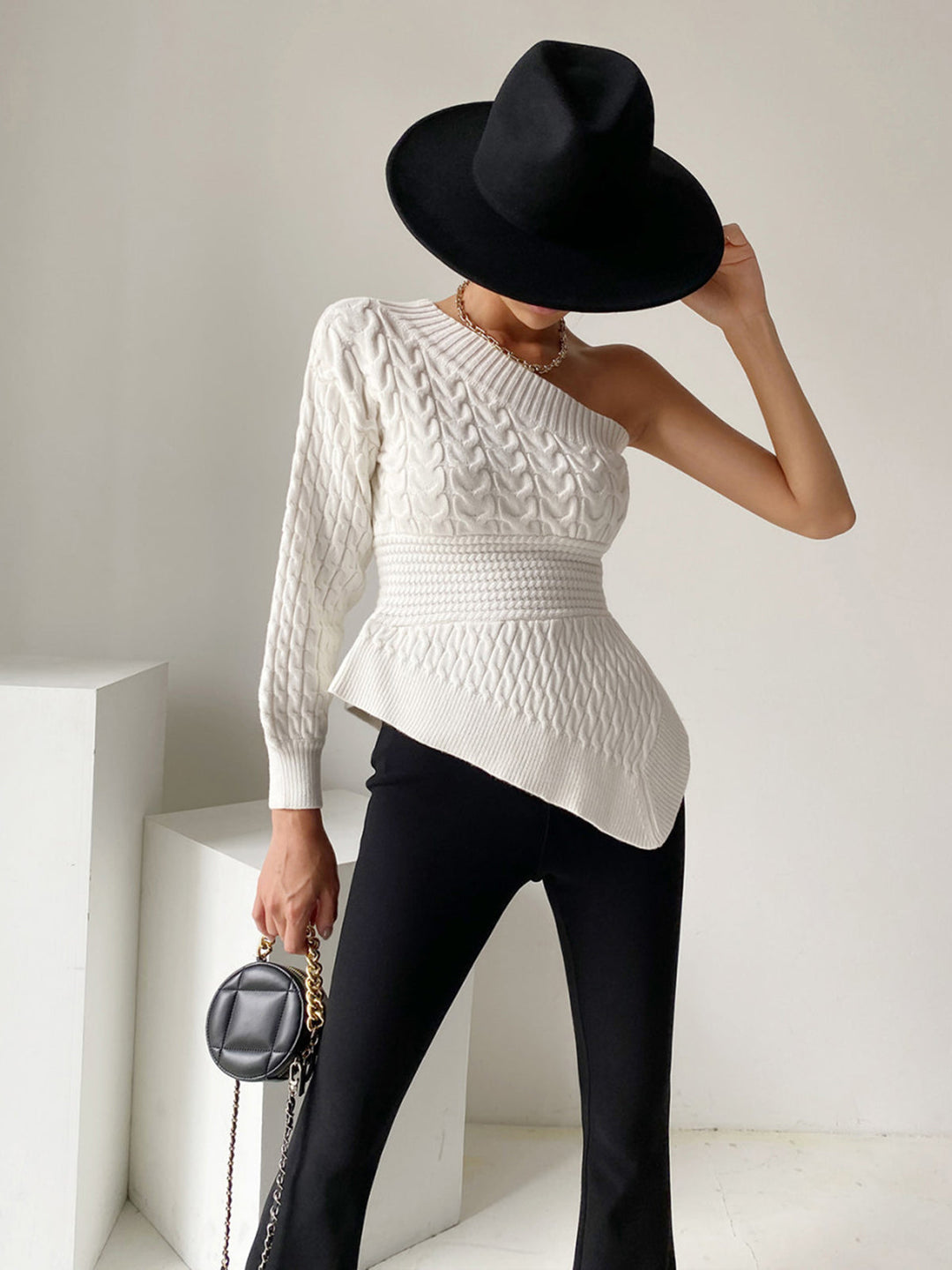 Monteclo - Esther One Shoulder Asymmetrical Cable Knit Sweater