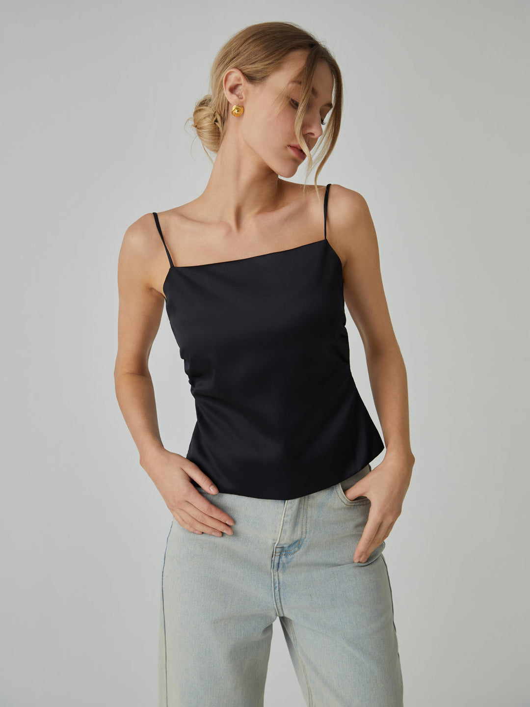 Monteclo - Ruby Knotted Backless Tank Top