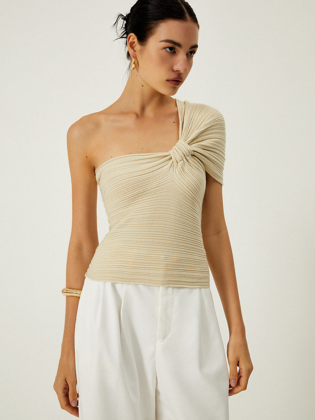 Monteclo - Jada Asymmetrical One Shoulder Knotted Knit Top