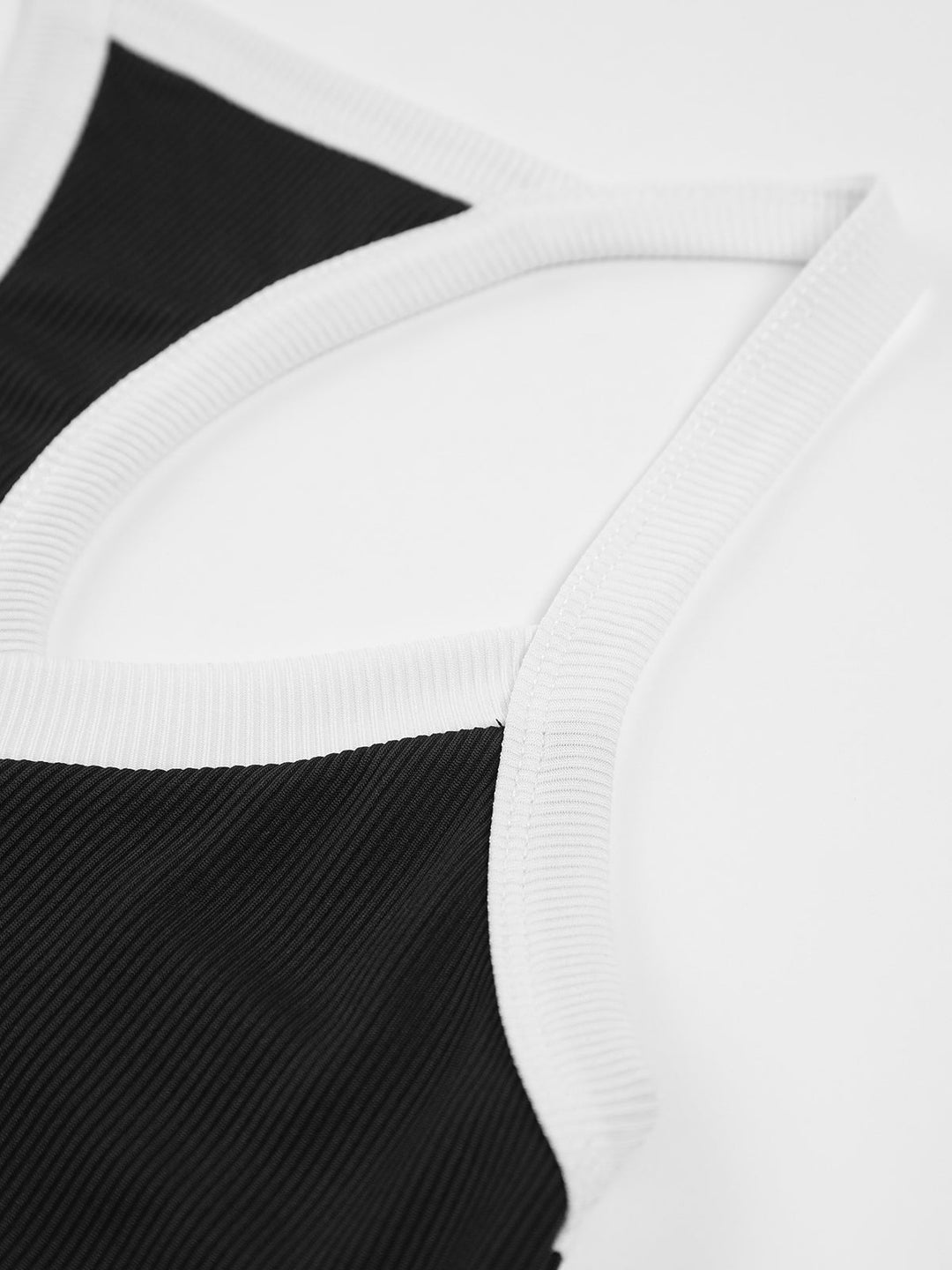 Monteclo - Lena Sweetheart Neck Contrast Tank Top