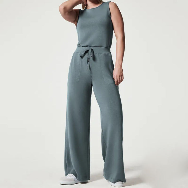 Desiree - Sleeveless solid jumpsuit