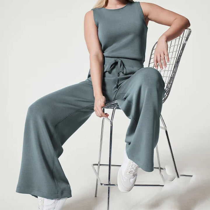 Desiree - Sleeveless solid jumpsuit